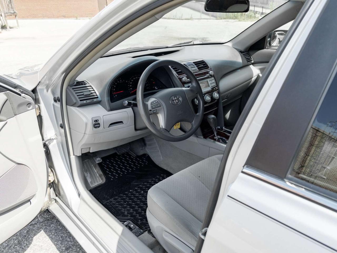 2007 Toyota Camry I4 LE Photo