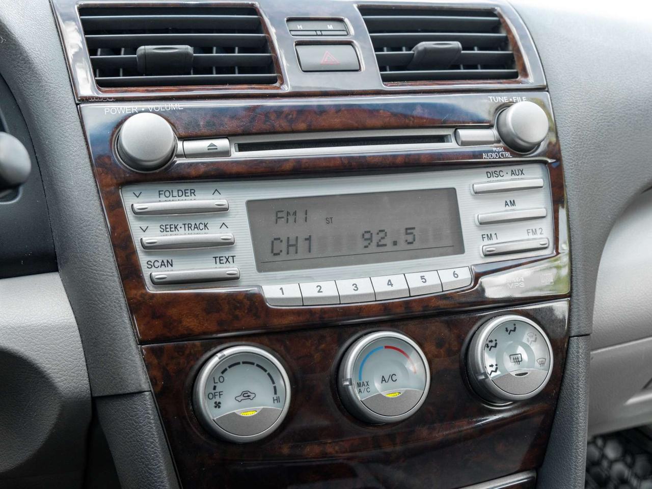 2007 Toyota Camry I4 LE Photo
