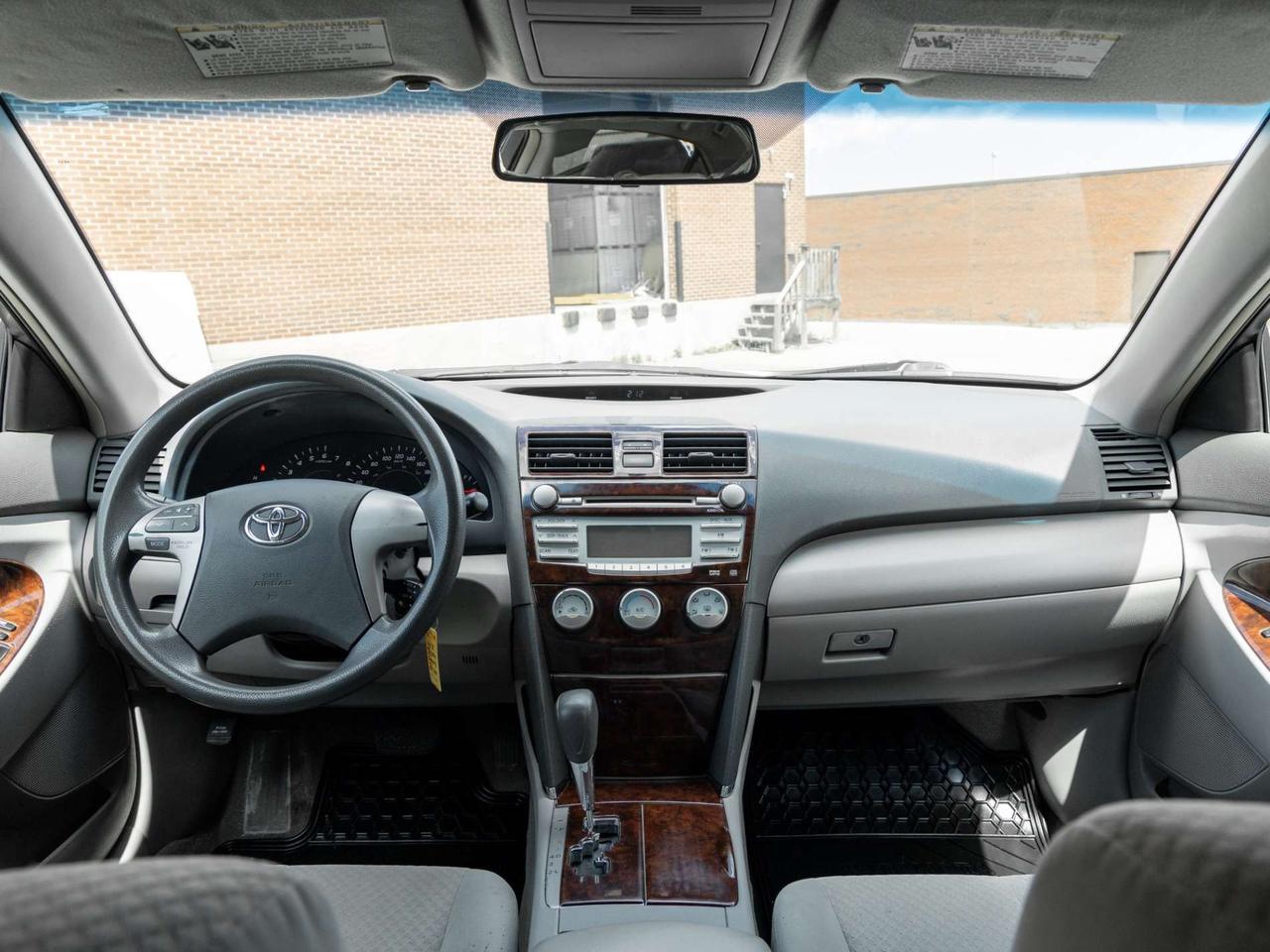 2007 Toyota Camry I4 LE Photo