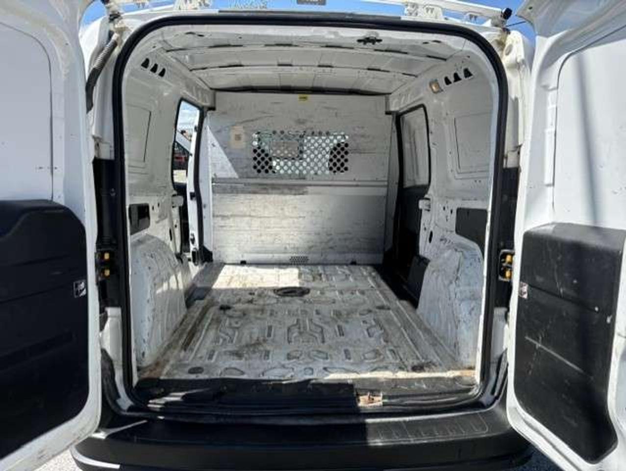 2016 RAM ProMaster ST **ROOF RACKS-DIVIDER-NO ACCIDENTS-CERTIFIED** Photo
