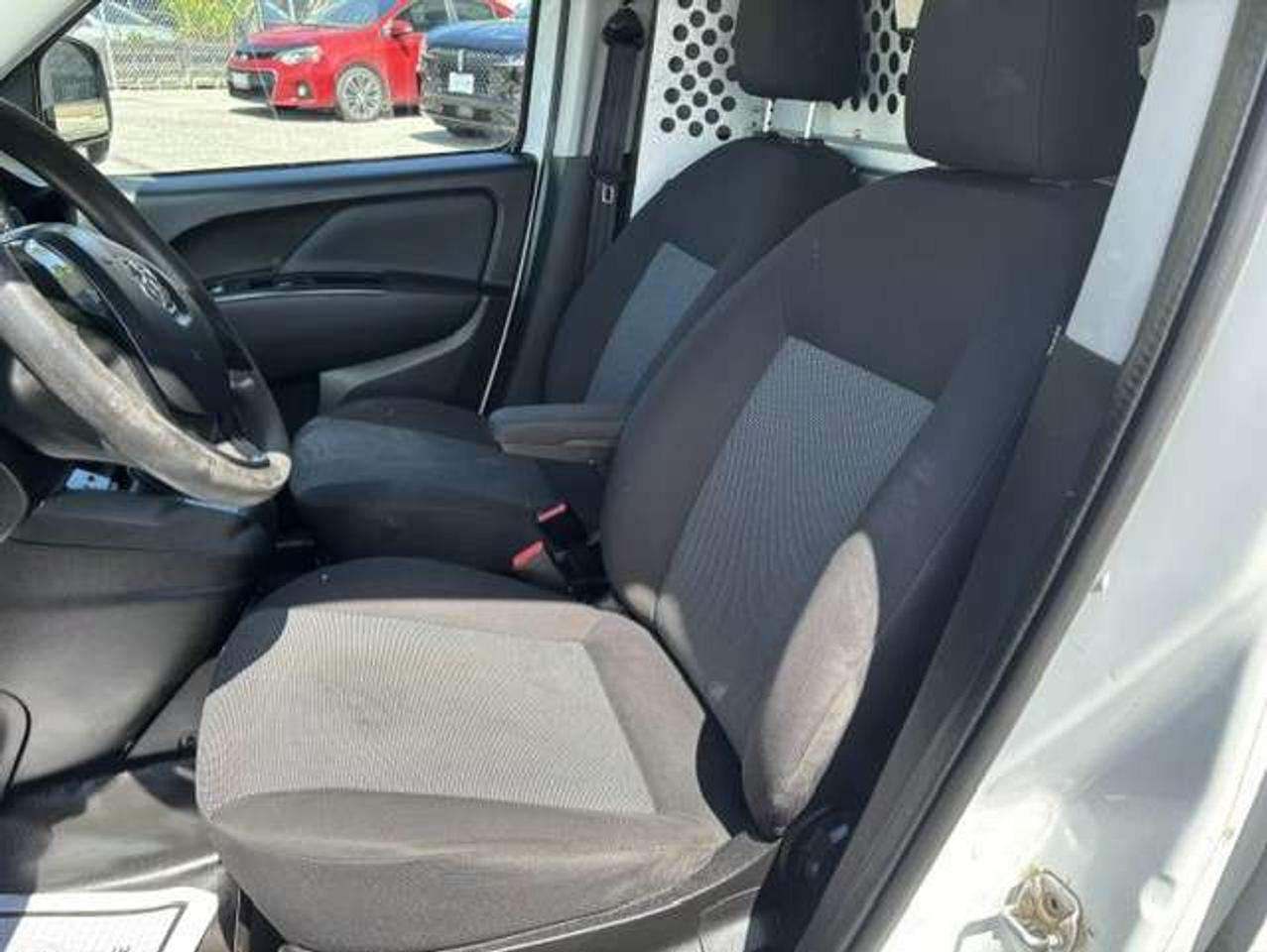 2016 RAM ProMaster ST **ROOF RACKS-DIVIDER-NO ACCIDENTS-CERTIFIED** Photo