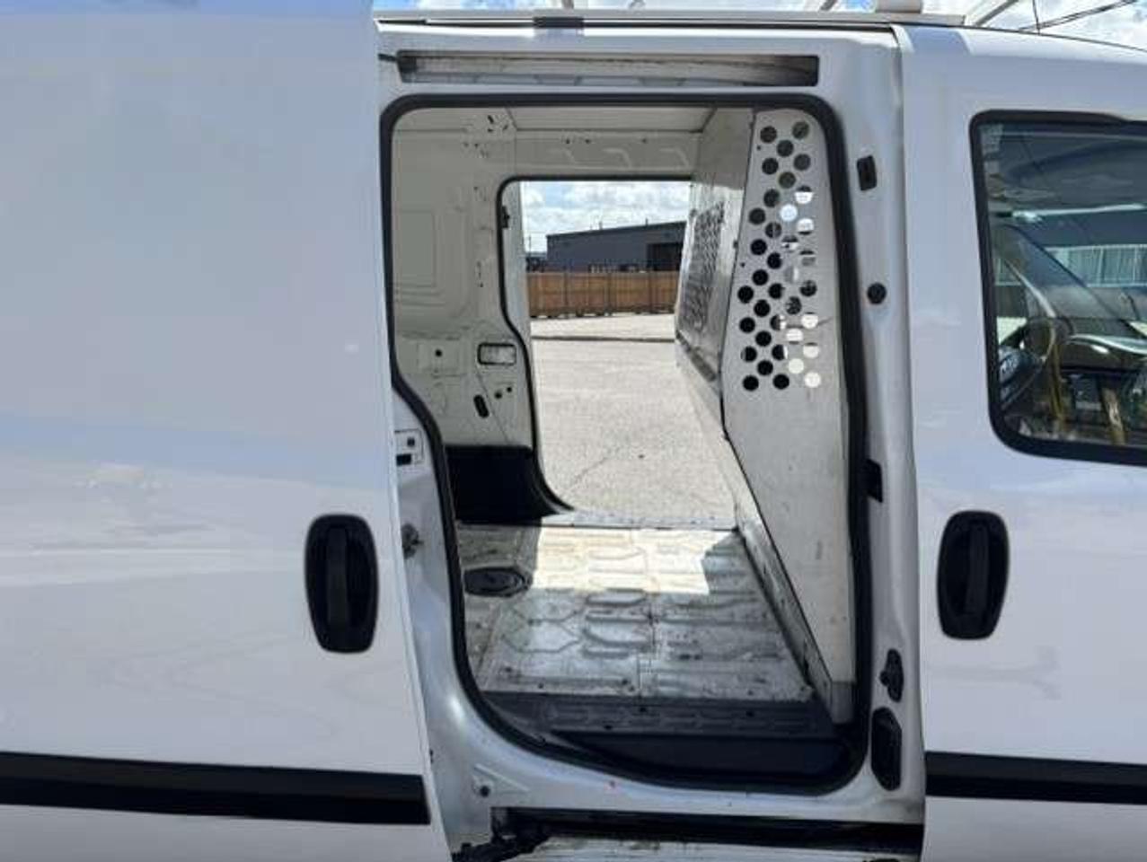 2016 RAM ProMaster ST **ROOF RACKS-DIVIDER-NO ACCIDENTS-CERTIFIED** Photo