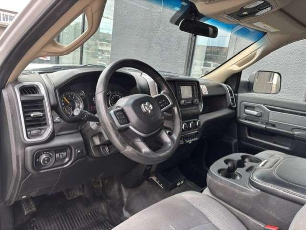 2019 RAM 2500 BIG HORN **CREW CAB 6'4 BOX-1 OWNER-CERTIFIED** Photo