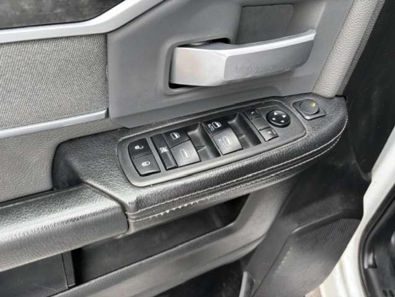 2019 RAM 2500 BIG HORN **CREW CAB 6'4 BOX-1 OWNER-CERTIFIED** Photo