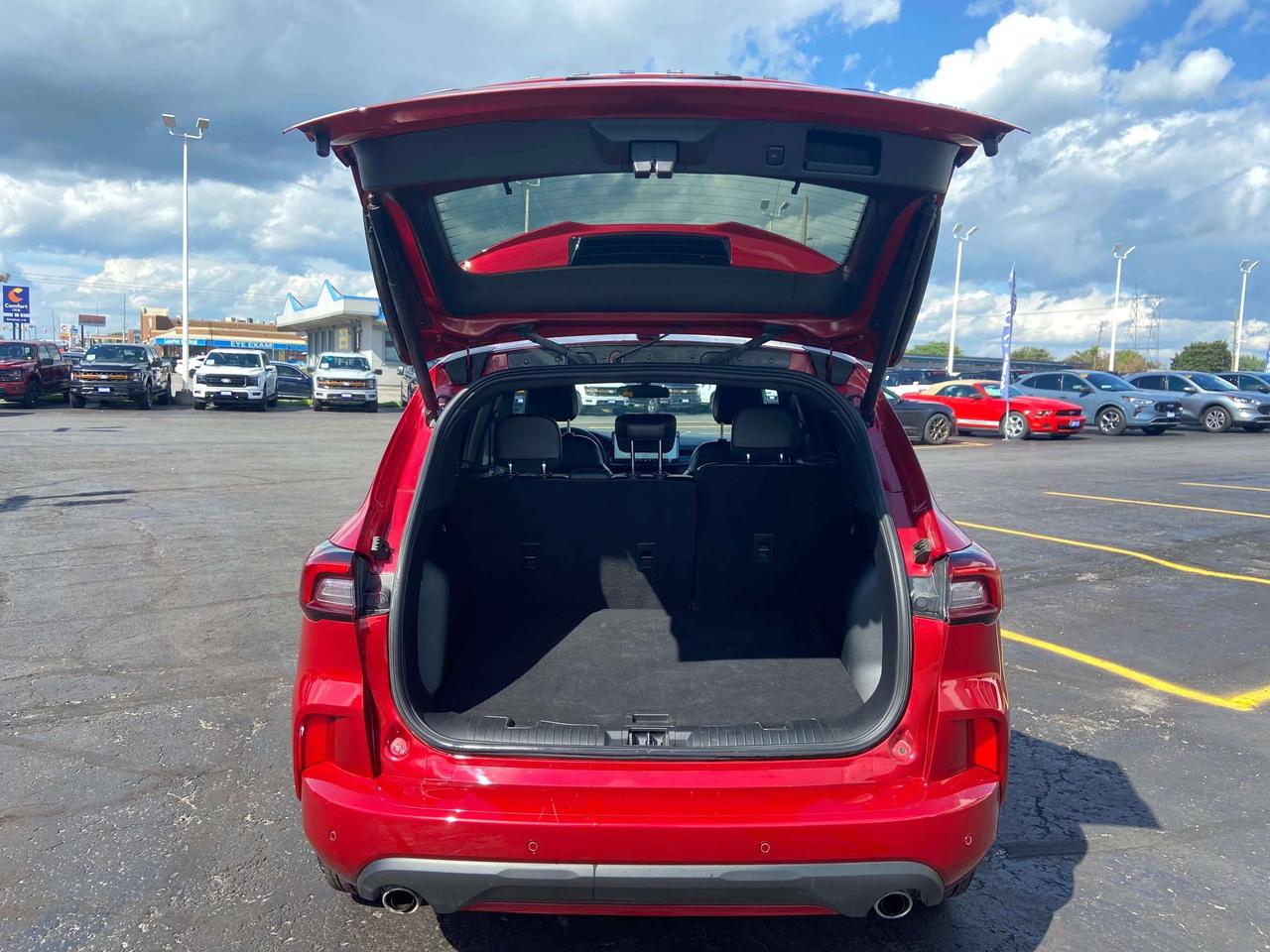 2024 Ford Escape ST LINE 1.5L AWD ADAPTIVE CRUISE TECH PKG Photo