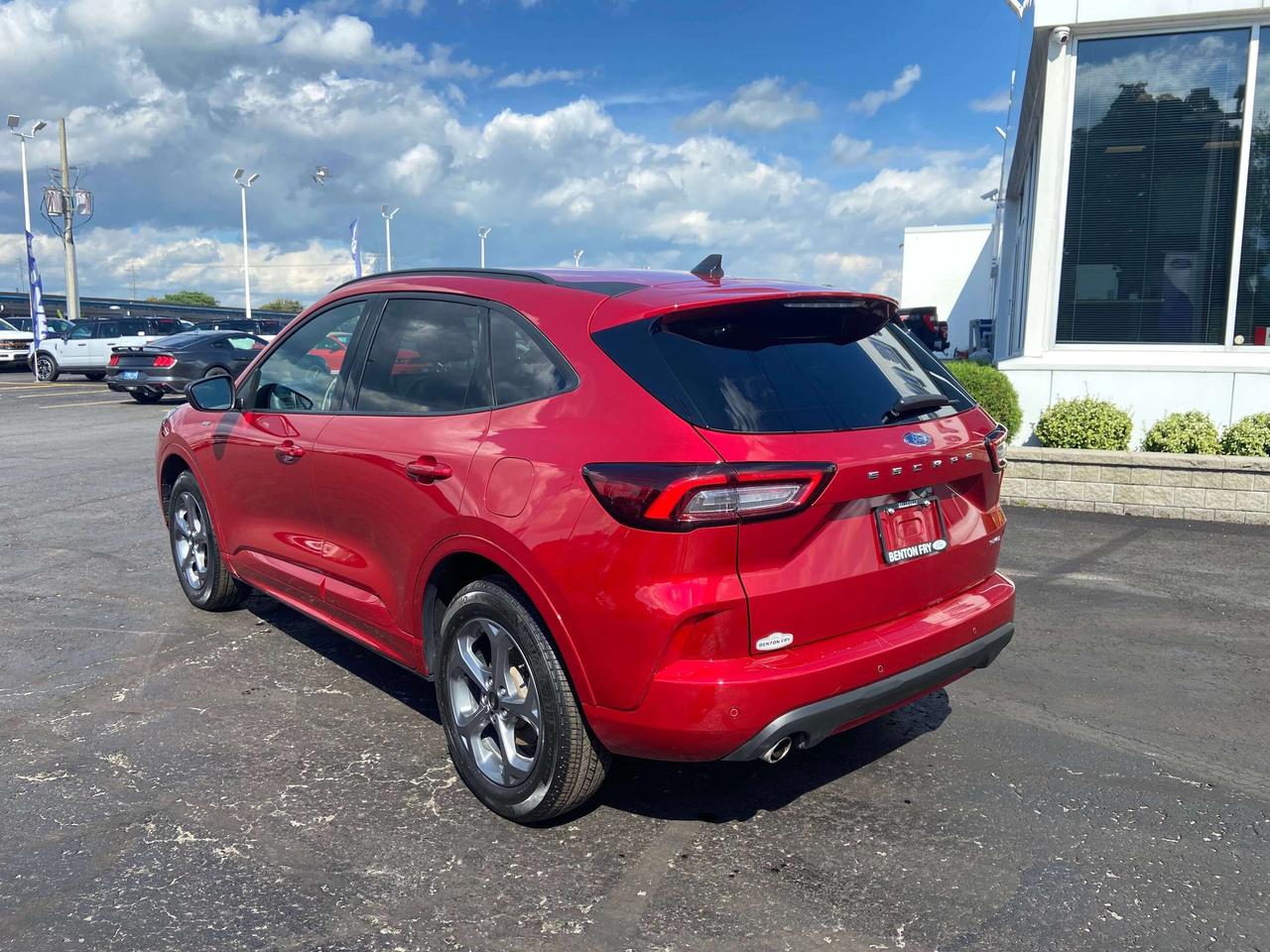 2024 Ford Escape ST LINE 1.5L AWD ADAPTIVE CRUISE TECH PKG Photo