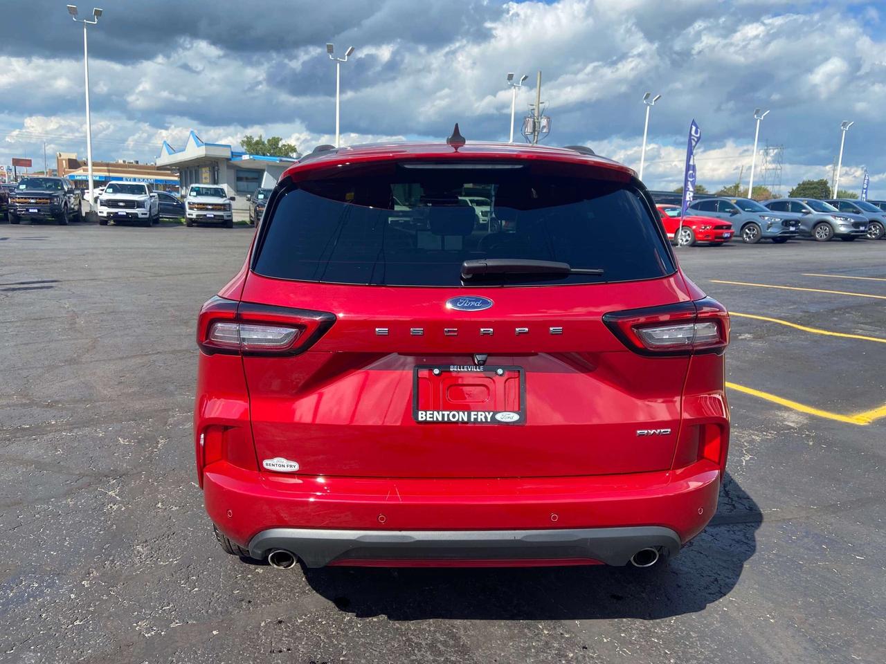 2024 Ford Escape ST LINE 1.5L AWD ADAPTIVE CRUISE TECH PKG Photo3