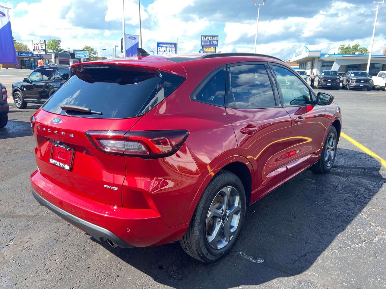 2024 Ford Escape ST LINE 1.5L AWD ADAPTIVE CRUISE TECH PKG Photo