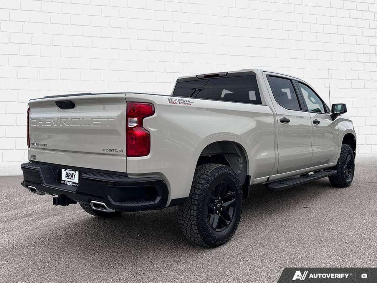 2026 Chevrolet Silverado 1500 RUNNING BOARDS. TRAILERING PKG. HITCH GUIDANCE. OFF ROAD SUSPENSION W/ 2 LIFT. HEATED OUTSIDE MIRRORS. Photo