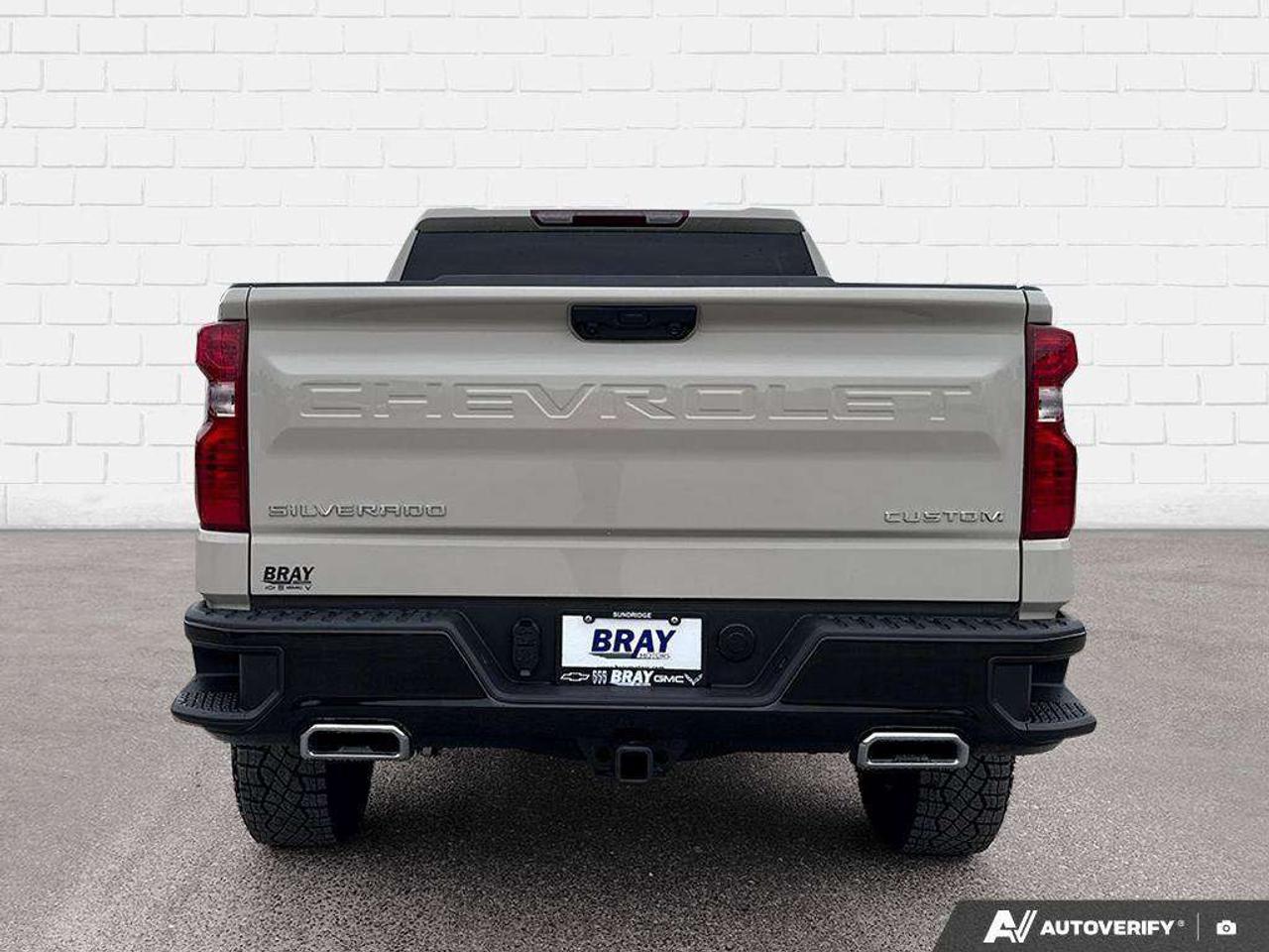 2026 Chevrolet Silverado 1500 RUNNING BOARDS. TRAILERING PKG. HITCH GUIDANCE. OFF ROAD SUSPENSION W/ 2 LIFT. HEATED OUTSIDE MIRRORS. Photo