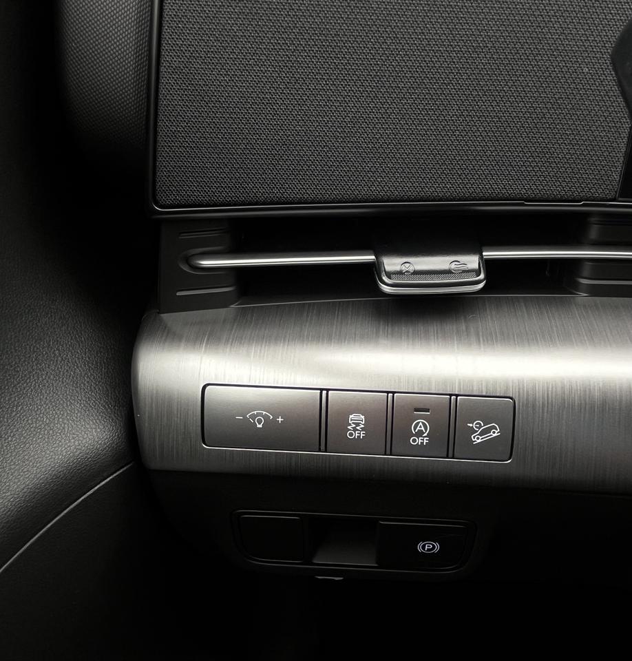 2027 Hyundai KONA 2.0L Essential AWD Photo