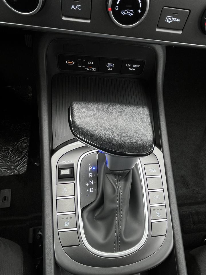 2027 Hyundai KONA 2.0L Essential AWD Photo