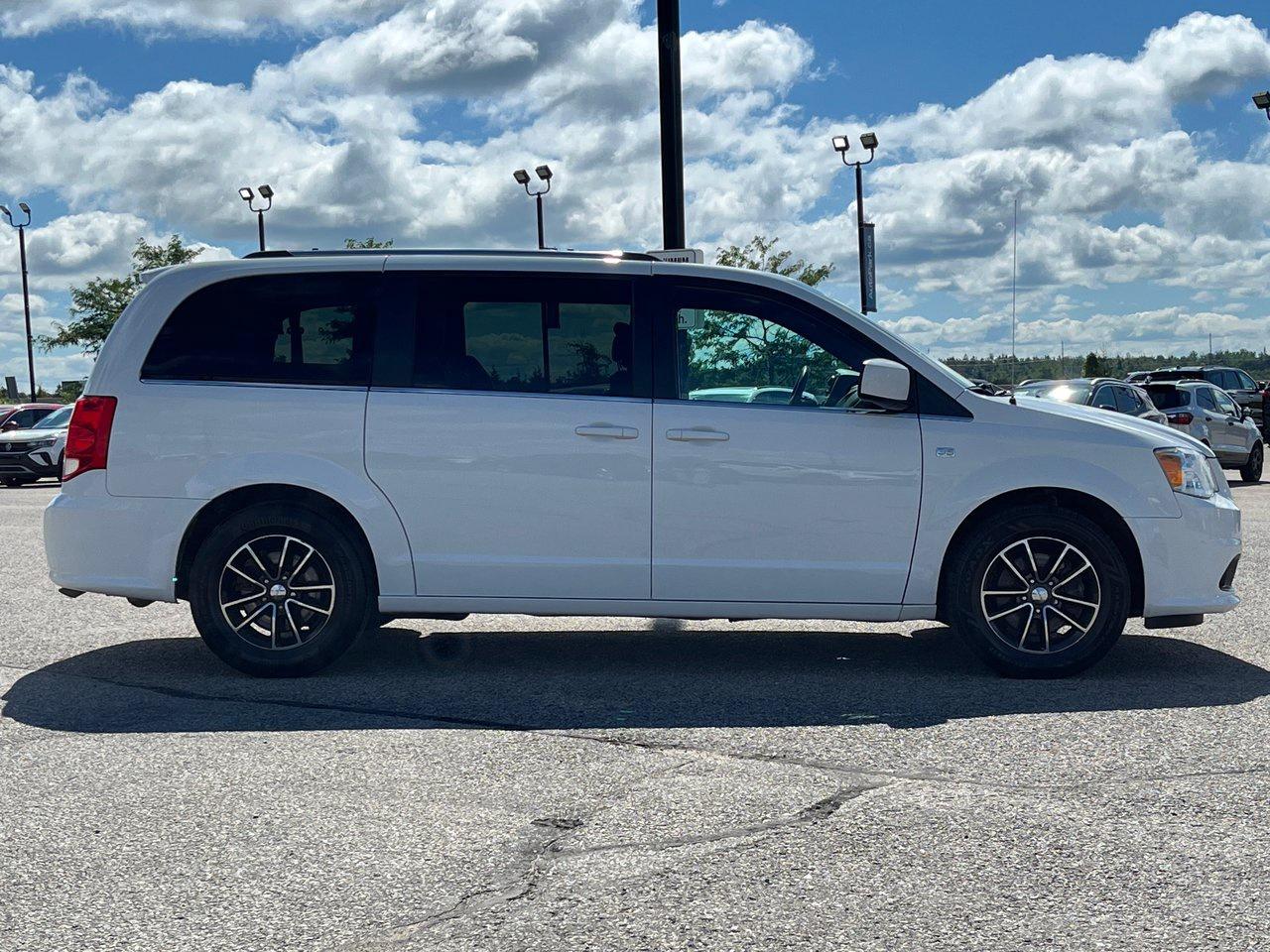 2019 Dodge Grand Caravan 35th Anniversary Photo3
