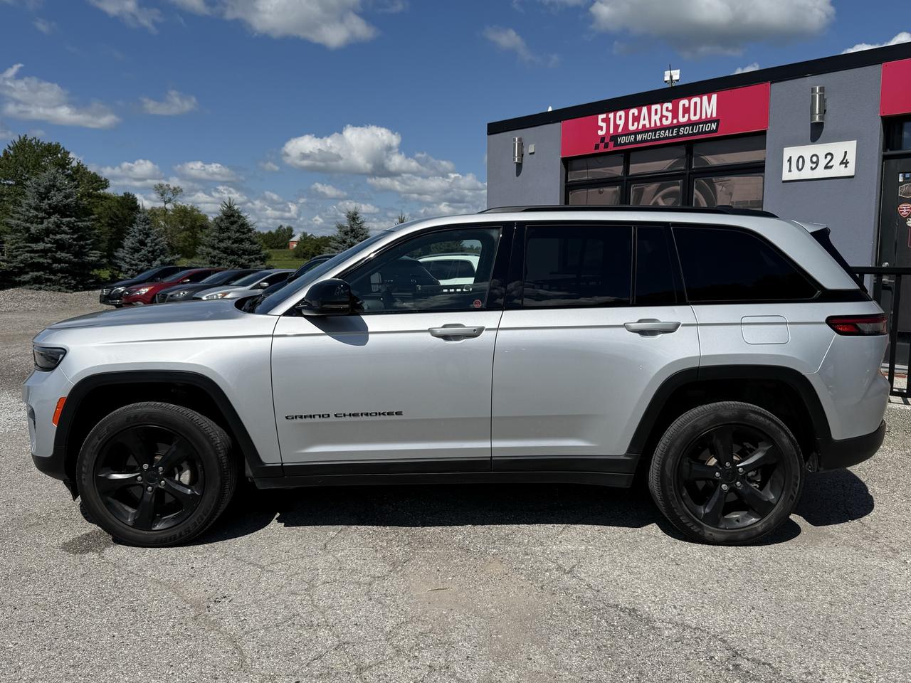 2023 Jeep Grand Cherokee Altitude | Blindspot|Backup Camera|Heated Seats Photo1