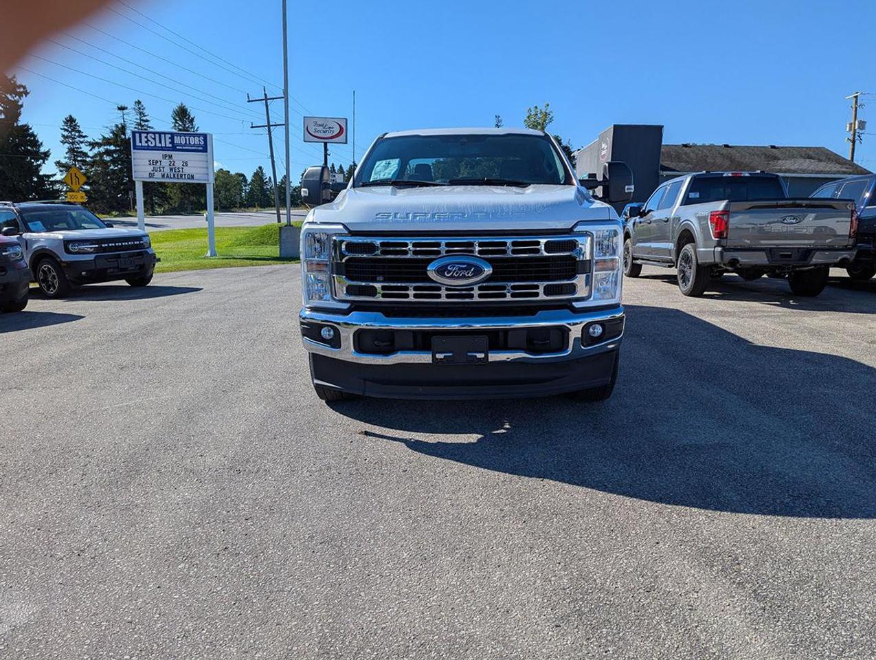2023 Ford F-250 XLT 4WD Crew Cab 8' Box Photo2