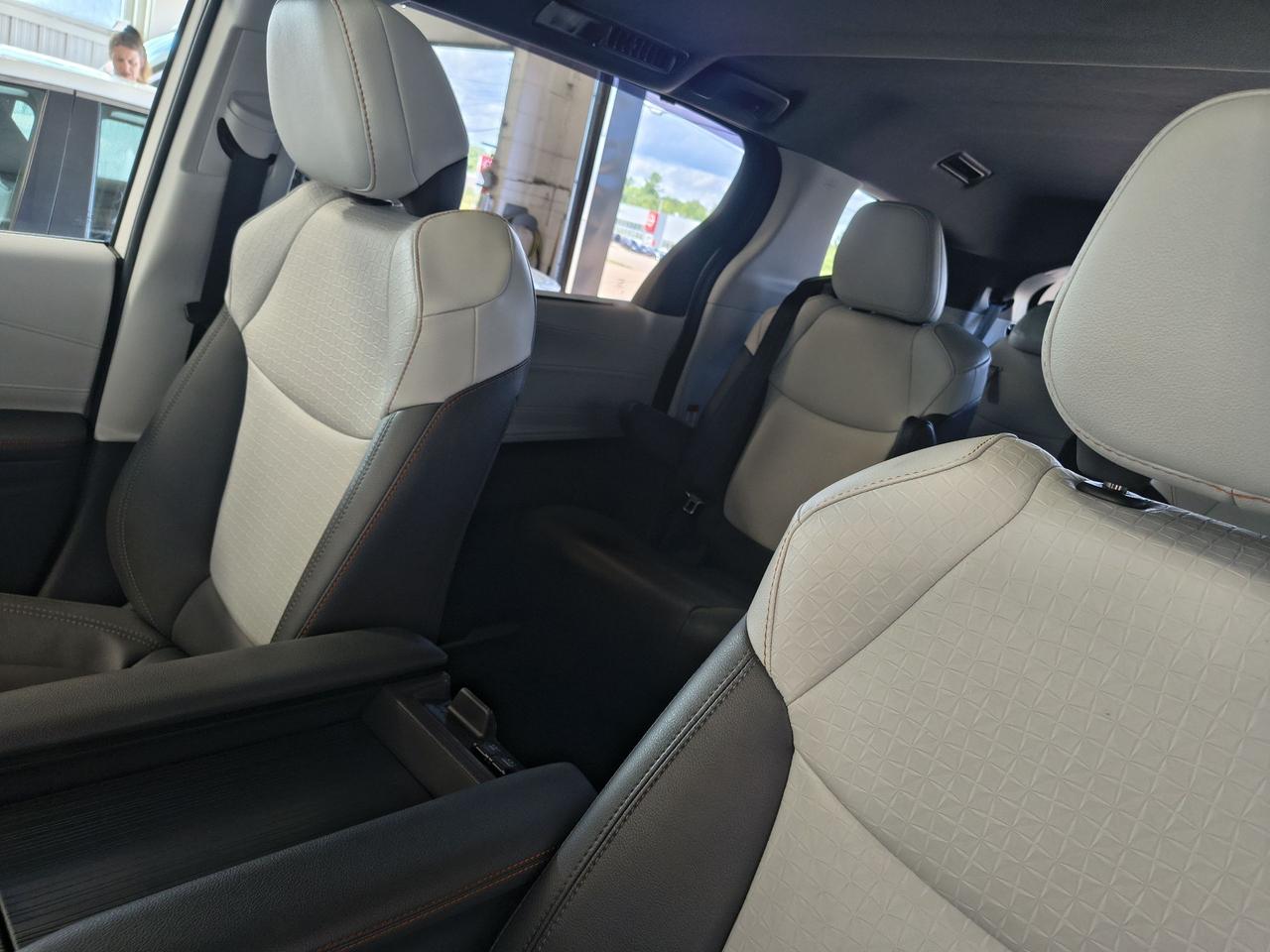 2021 Toyota Sienna XLE Photo