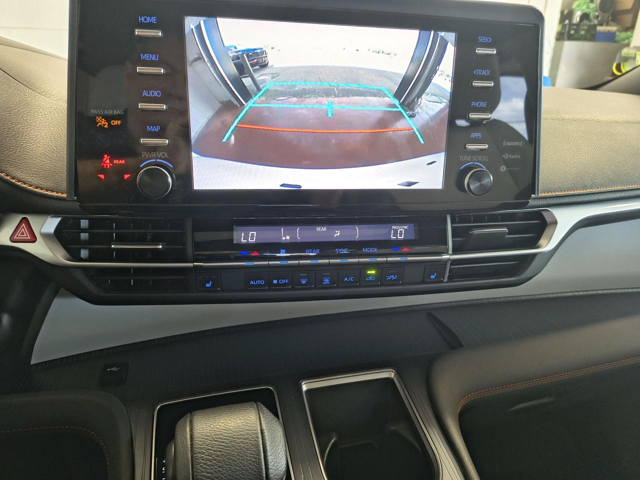 2021 Toyota Sienna XLE Photo
