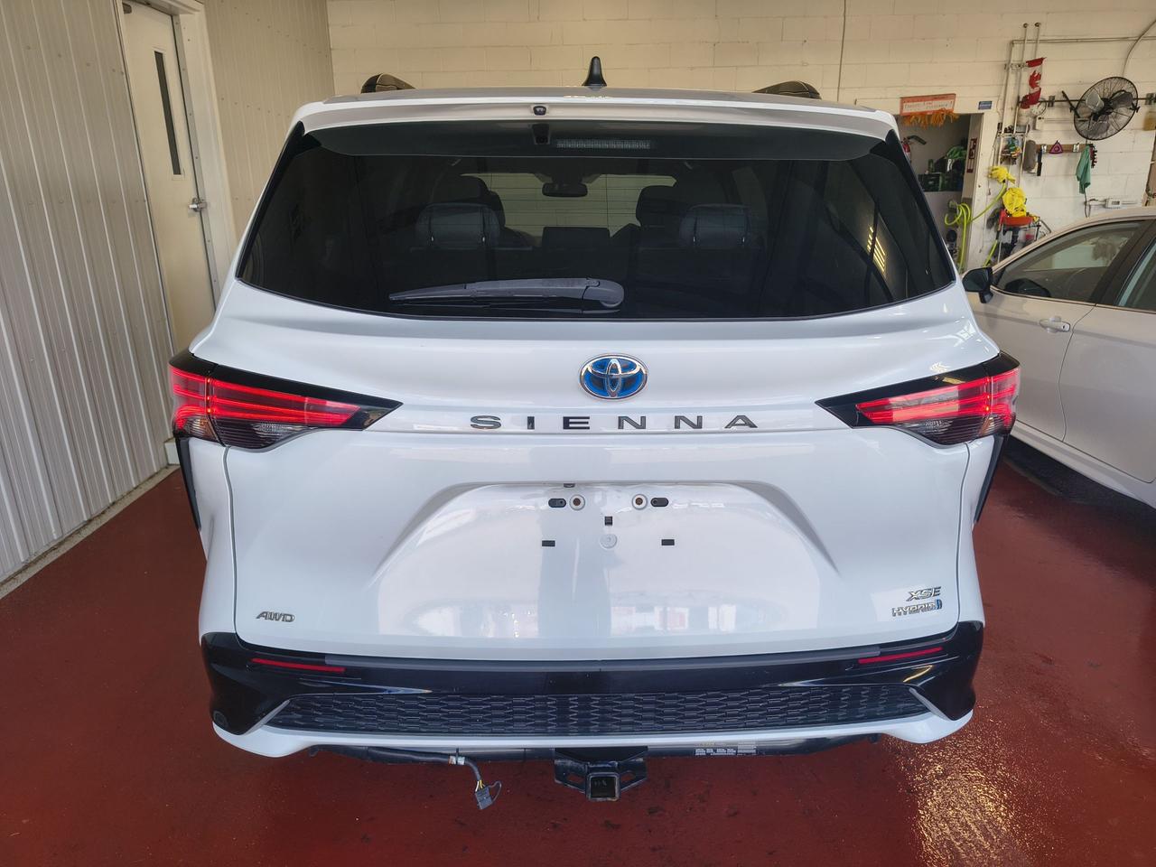 2021 Toyota Sienna XLE Photo0