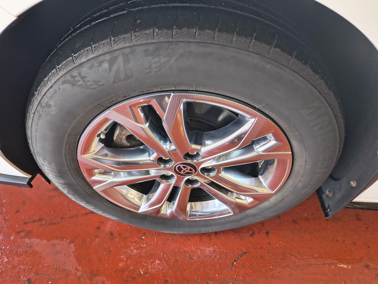 2021 Toyota Sienna XLE Photo0