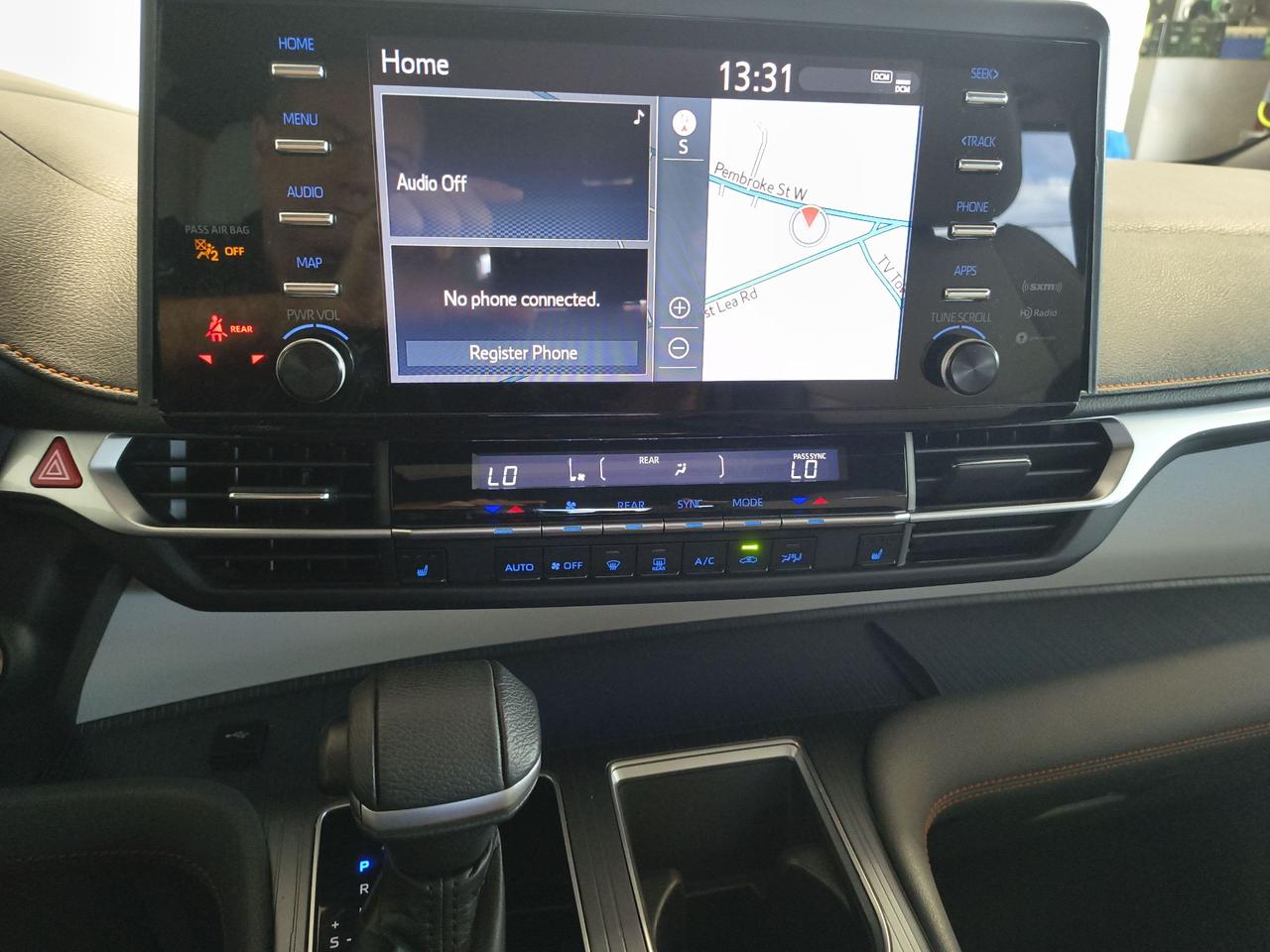 2021 Toyota Sienna XLE Photo0