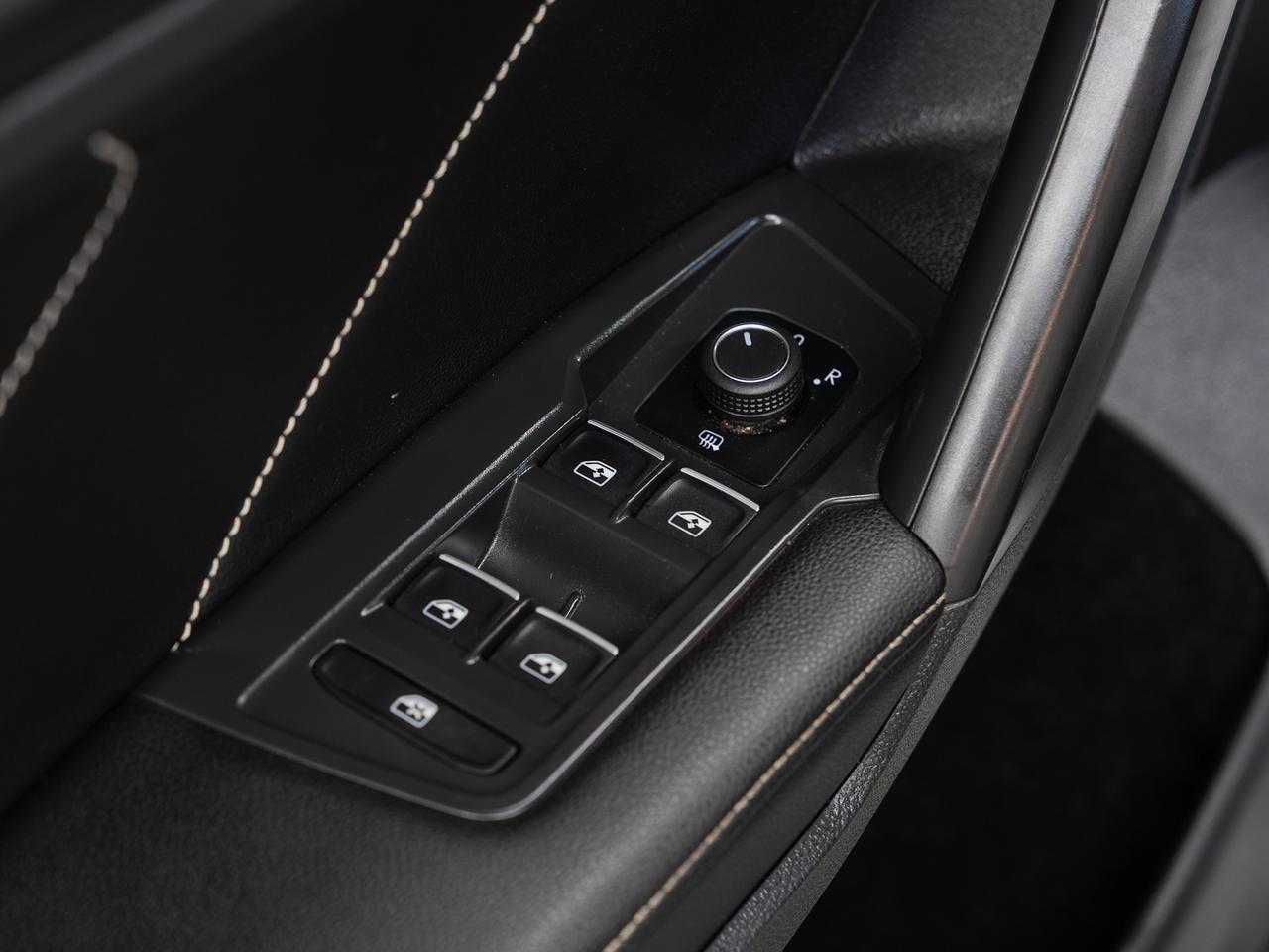 2022 Volkswagen Tiguan COMFORTLINE R-LINE AWD | BLK Edition | Pano roof