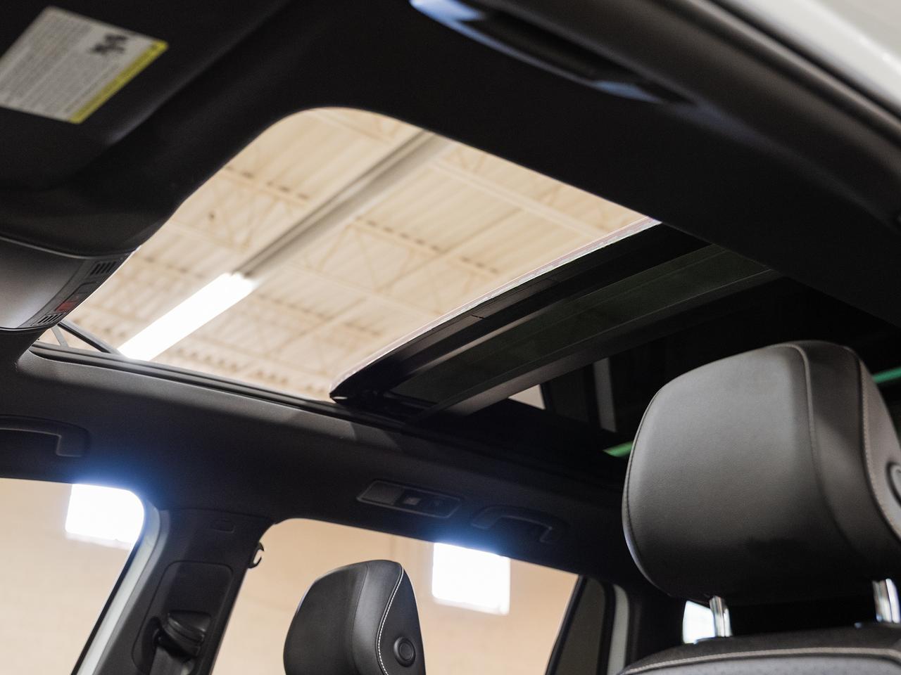 2022 Volkswagen Tiguan COMFORTLINE R-LINE AWD | BLK Edition | Pano roof