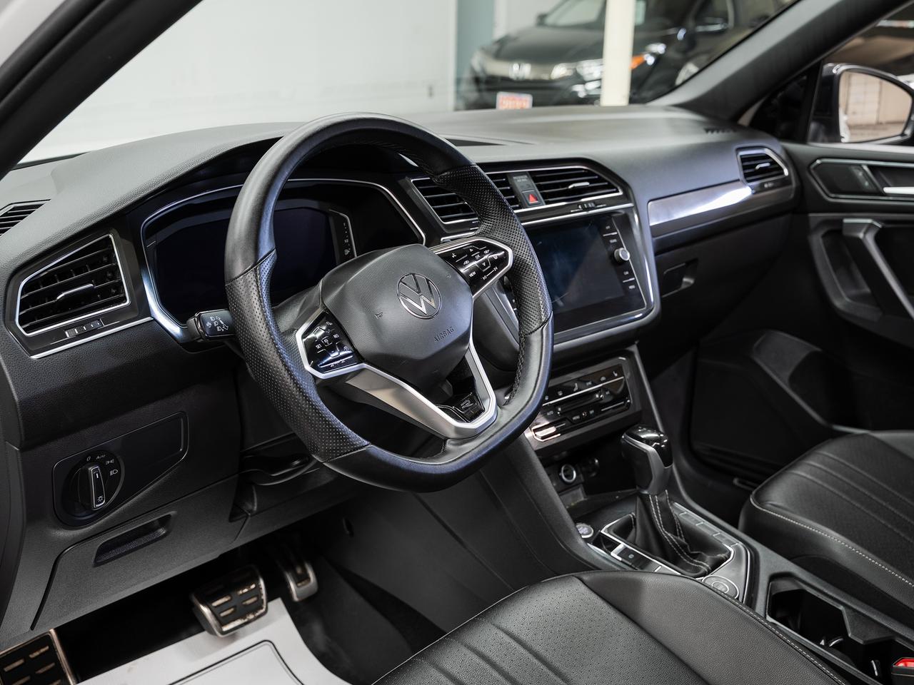 2022 Volkswagen Tiguan COMFORTLINE R-LINE AWD | BLK Edition | Pano roof