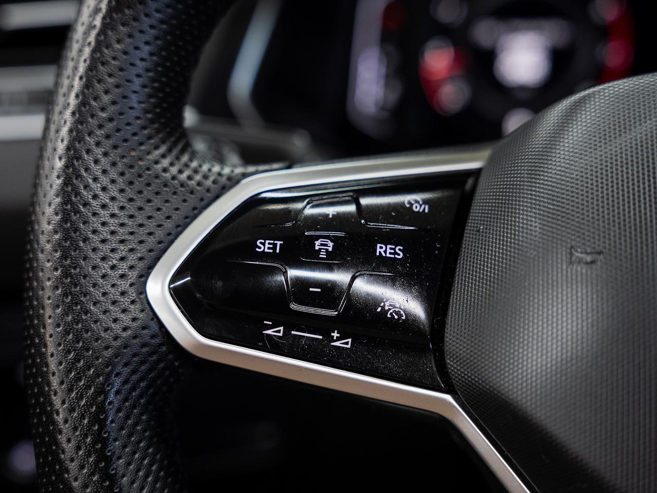 2022 Volkswagen Tiguan COMFORTLINE R-LINE AWD | BLK Edition | Pano roof