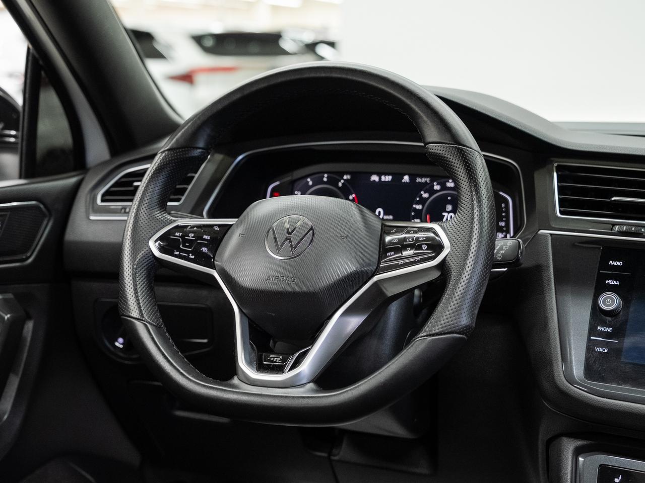 2022 Volkswagen Tiguan COMFORTLINE R-LINE AWD | BLK Edition | Pano roof