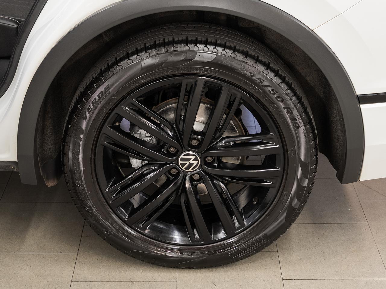 2022 Volkswagen Tiguan COMFORTLINE R-LINE AWD | BLK Edition | Pano roof