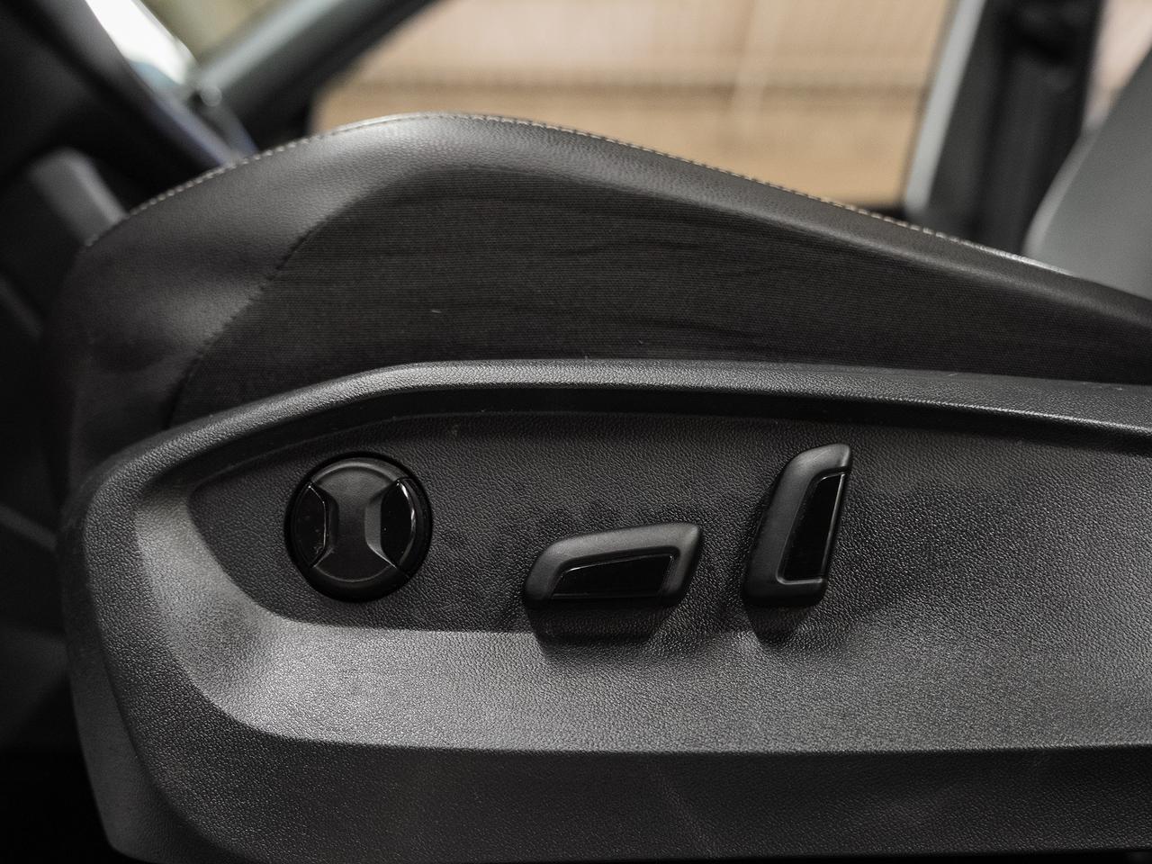 2022 Volkswagen Tiguan COMFORTLINE R-LINE AWD | BLK Edition | Pano roof
