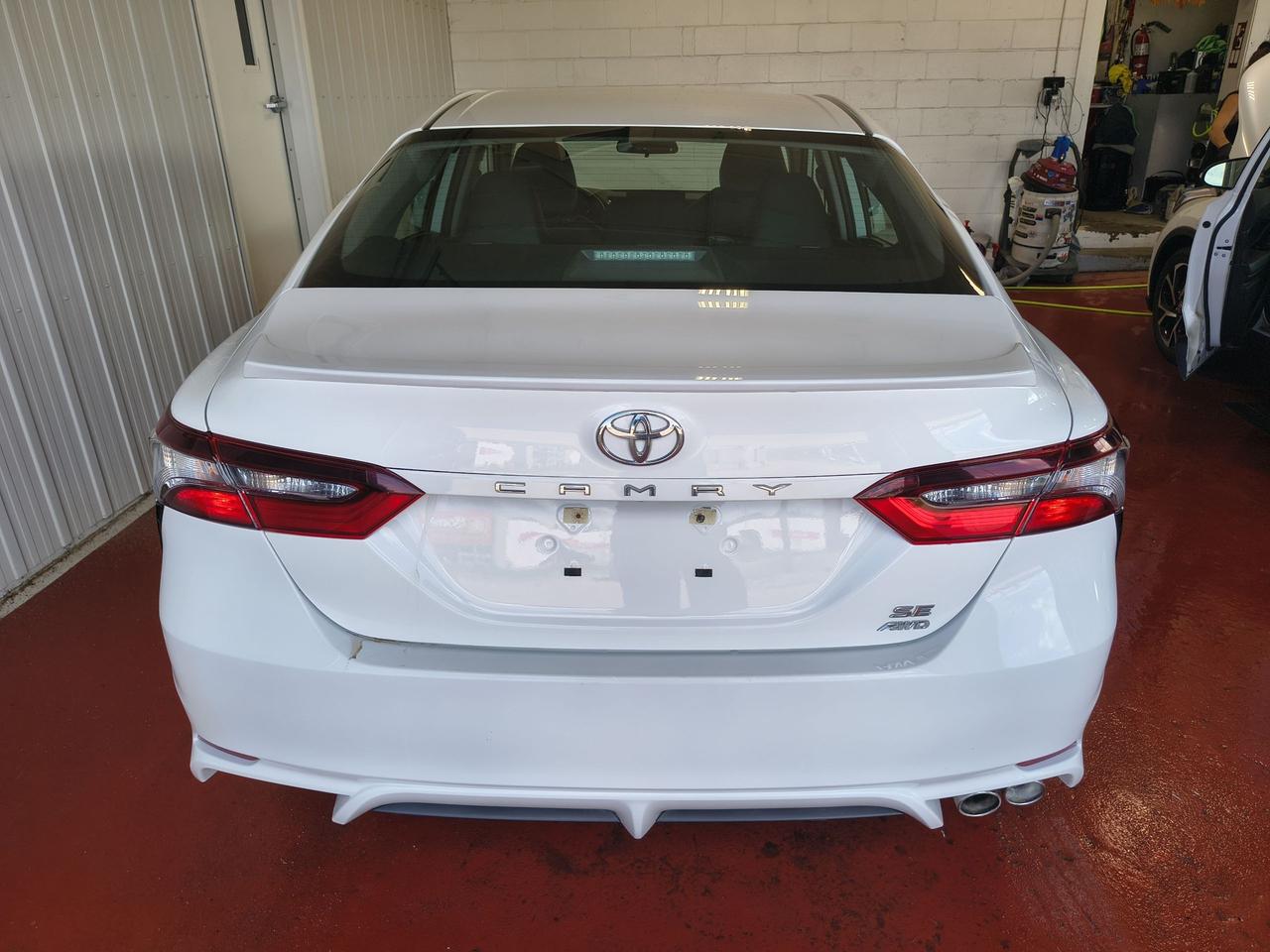 2021 Toyota Camry SE Photo