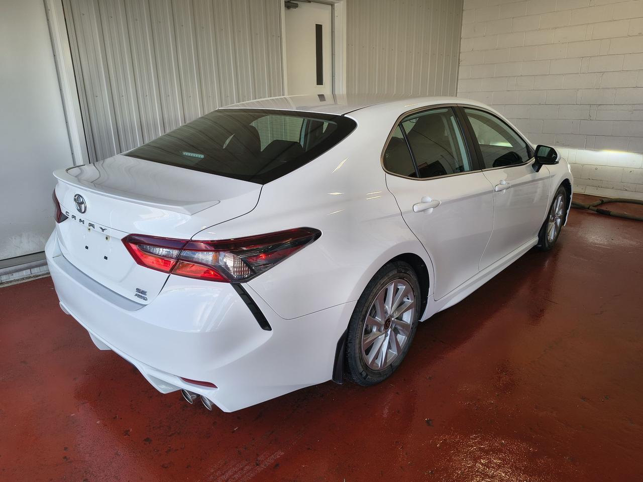 2021 Toyota Camry SE Photo0