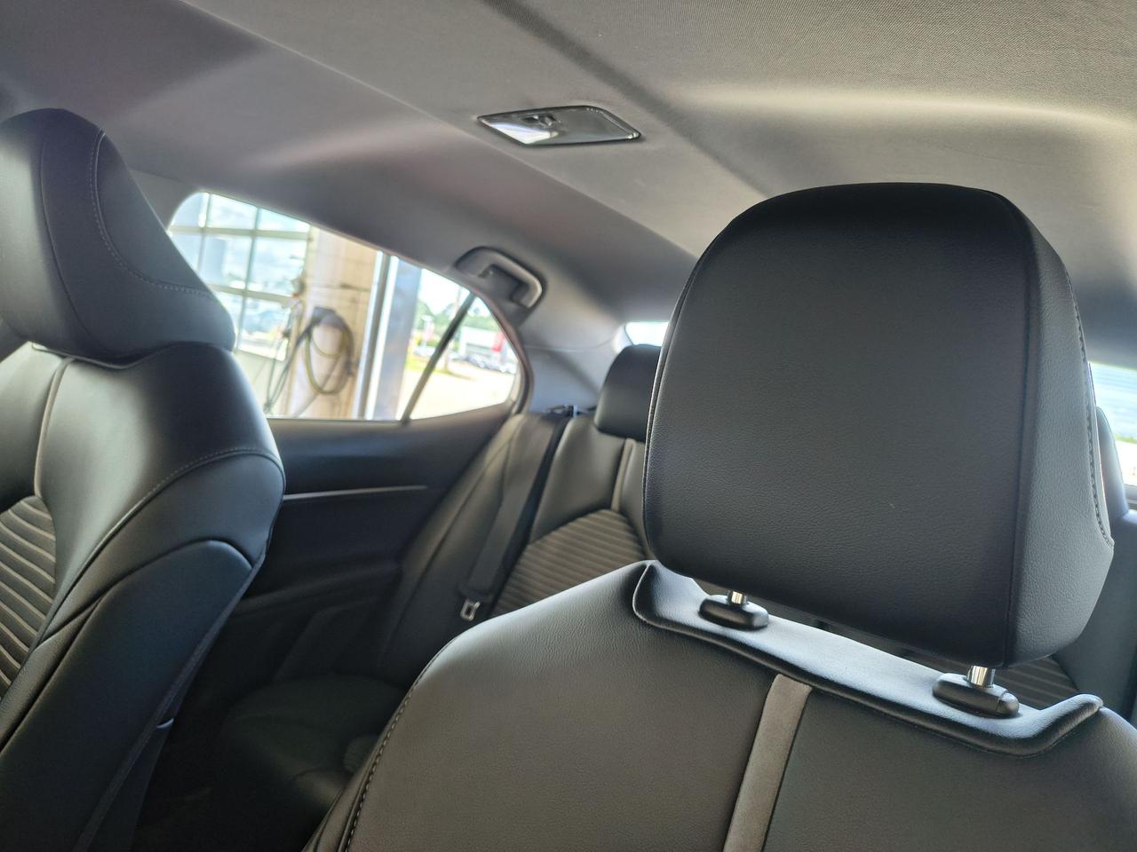 2021 Toyota Camry SE Photo0