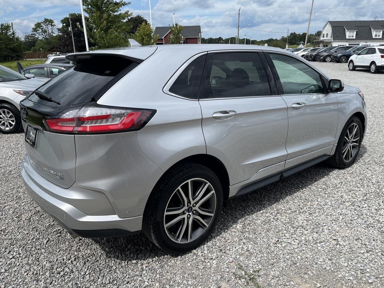 2019 Ford Edge Titanium ~CLEAN CARFAX~ Photo4