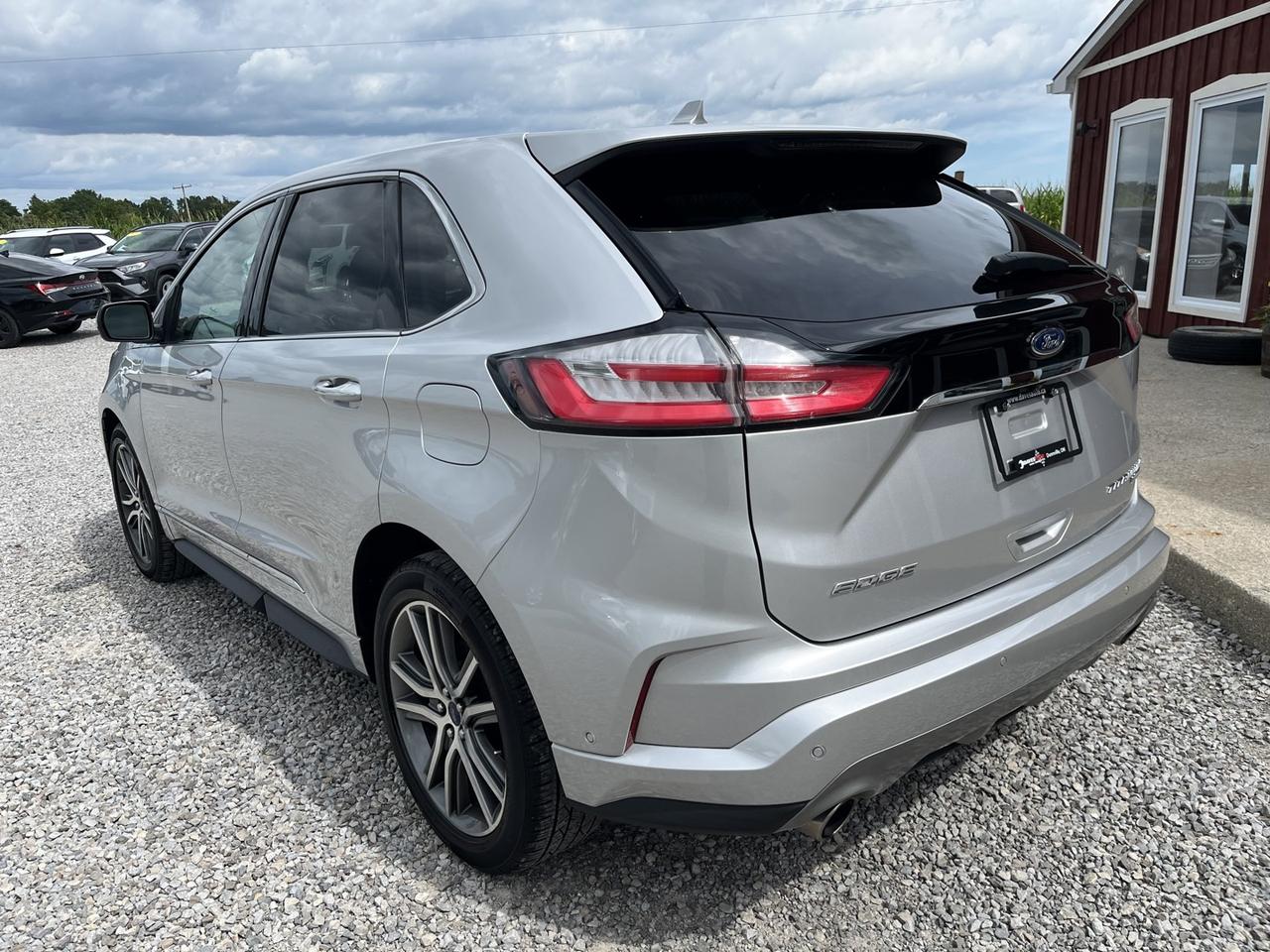 2019 Ford Edge Titanium ~CLEAN CARFAX~ Photo2