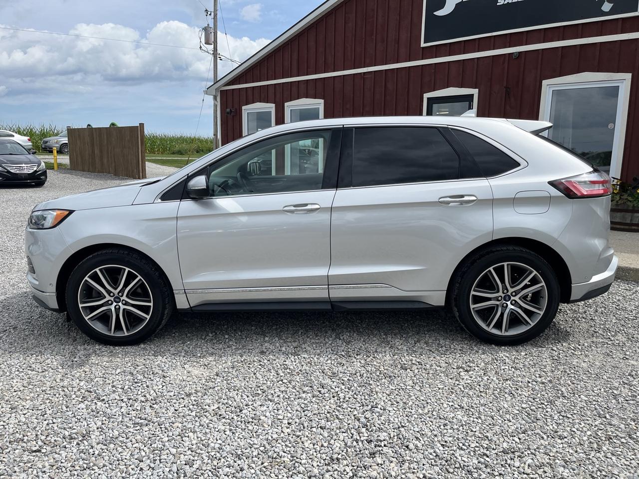 2019 Ford Edge Titanium ~CLEAN CARFAX~ Photo1