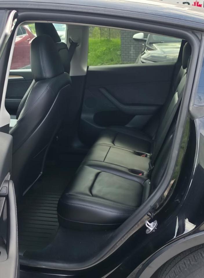 2023 Tesla Model Y STD RANGE / NO ACCIDENTS / LEATHER / GLASS ROOF Photo4