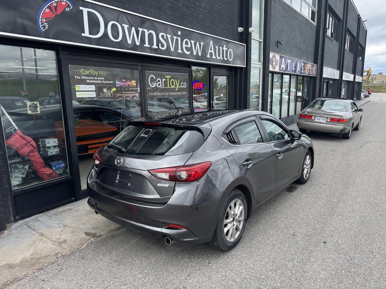 2018 Mazda MAZDA3 GS Photo2