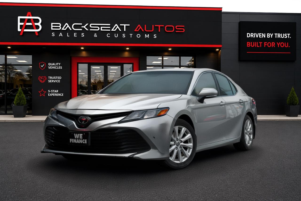 2018 Toyota Camry LE - Photo #1