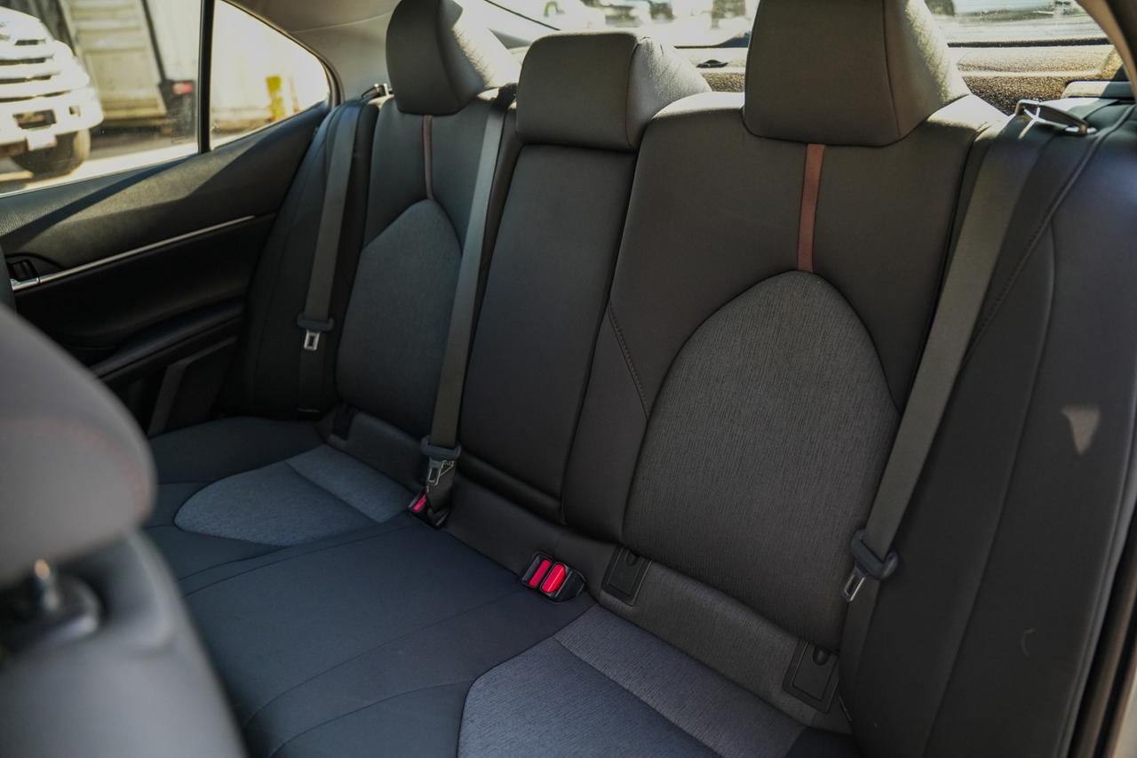2018 Toyota Camry LE Photo