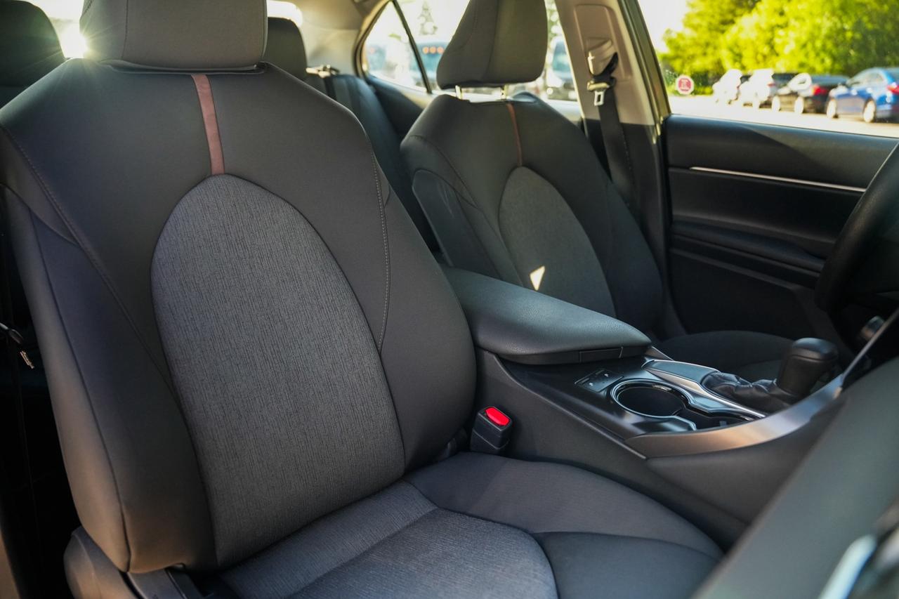2018 Toyota Camry LE Photo