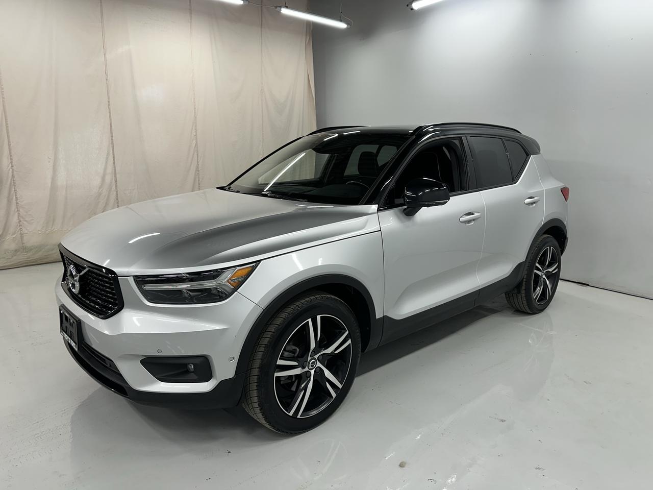 2019 Volvo XC40 R-Design Photo3