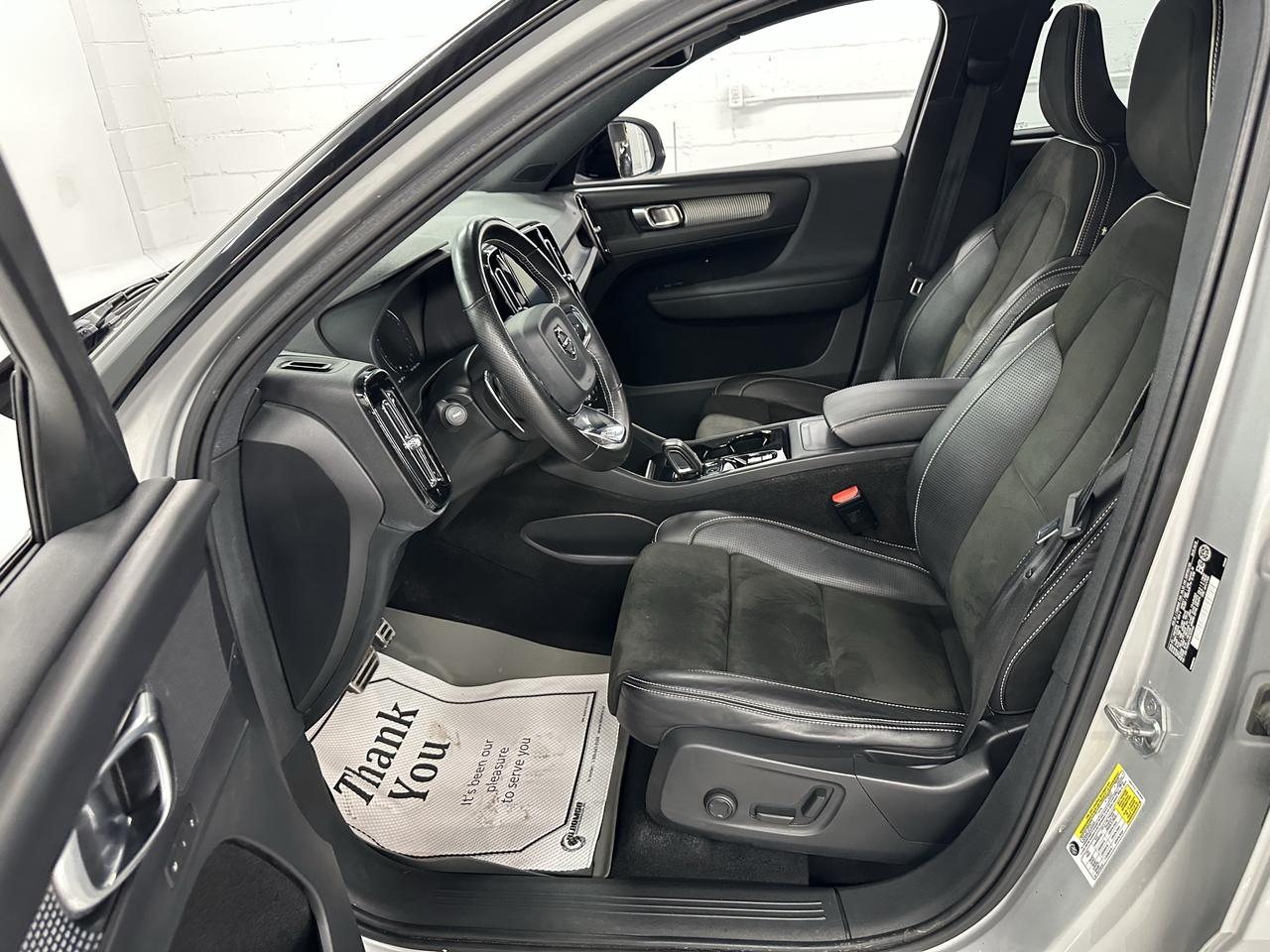 2019 Volvo XC40 R-Design Photo35