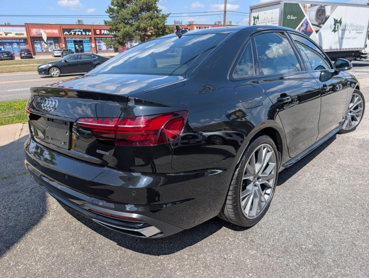 2021 Audi A4 TECHNIK QUATTRO S-LINE /BLACK OPTICS /CLEAN CARFAX - Photo #5