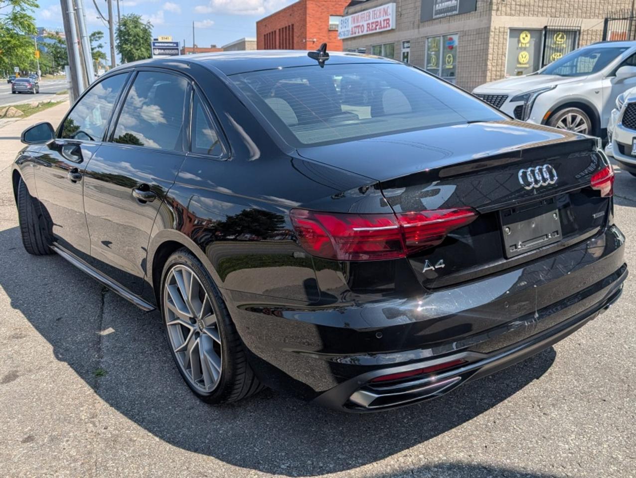 2021 Audi A4 TECHNIK QUATTRO S-LINE /BLACK OPTICS /CLEAN CARFAX - Photo #7