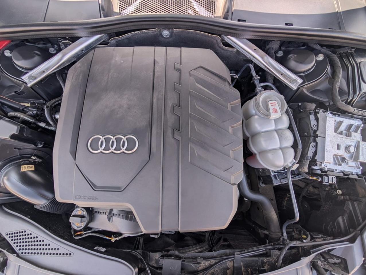 2021 Audi A4 TECHNIK QUATTRO S-LINE /BLACK OPTICS /CLEAN CARFAX Photo