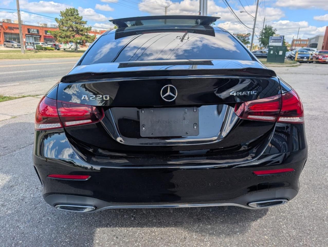 2020 Mercedes-Benz A-Class A 220 4MATIC AMG * PANO ROOF * NAVI * REAR SPOILER Photo