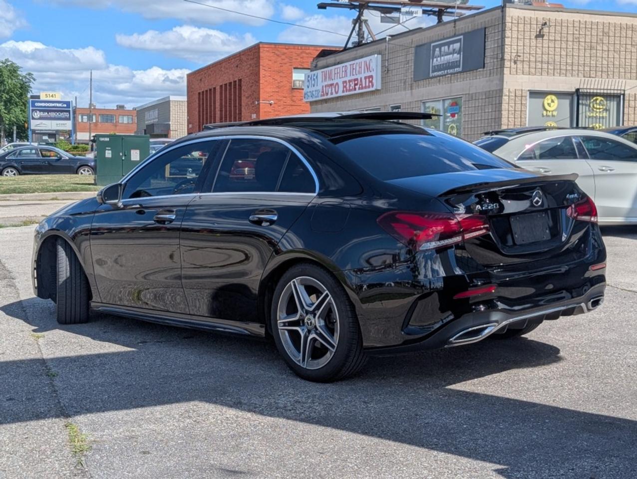 2020 Mercedes-Benz A-Class A 220 4MATIC AMG * PANO ROOF * NAVI * REAR SPOILER Photo