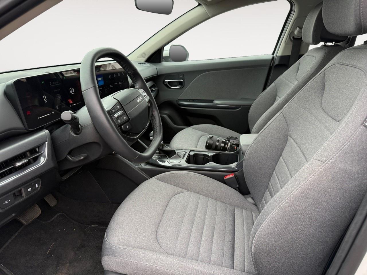 2025 Kia K4 EX FWD Photo